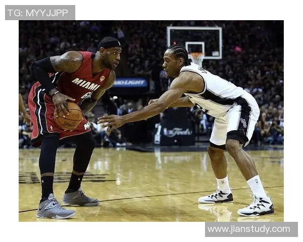 伦纳德与足球明星的首次相遇引发了怎样的热议和期待 伦纳德与足球明星的首次相遇引发了怎样的热议和期待