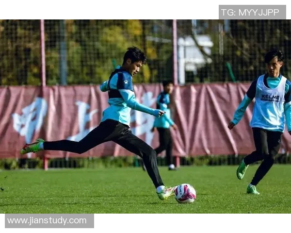 成都乒乓球队以89分稳居大师赛积分榜首位展现强劲实力 成都乒乓球队以89分稳居大师赛积分榜首位展现强劲实力