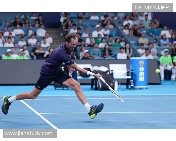 杭州网球队荣登网球实力排行榜第一名引领全国网球发展新潮流 杭州网球队荣登网球实力排行榜第一名引领全国网球发展新潮流