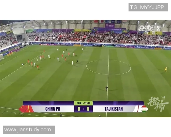 老婆为足球明星进球欢呼雀跃的温馨瞬间分享